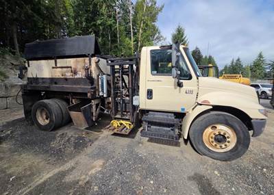 2002 International 4300 Truck