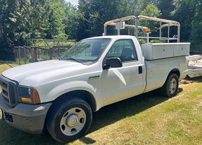 2006 Ford F-350 Lift Truck