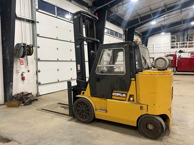 2005 Caterpillar Forklift