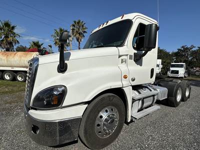 Freightliner Cascadia 125 Day Cab Truck - Detroit 505HP, 10 Speed Manual