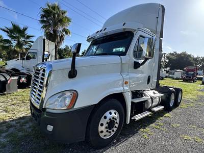 Freightliner Cascadia 125 Day Cab Truck - Detroit 410HP, 12 Speed Dt12 Amt