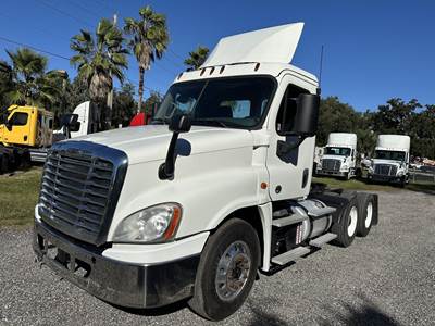 Freightliner Cascadia 125 Day Cab Truck - Detroit 450HP, 12 Speed Amt