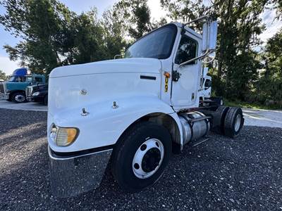 International 9100 Single Axle Day Cab Truck - Detroit 470HP, 10 Speed Manual