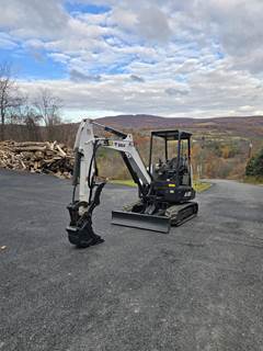 Bobcat E32 Mini Excavator