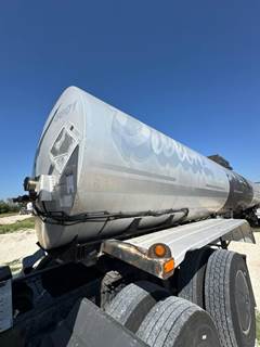 Etnyre 52ft Six Axle Aluminum Asphalt / Hot Oil Tank Trailer - Air Ride