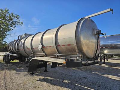 Etnyre 67ft Eight Axle Chemical / Acid Tank Trailer - Air Ride
