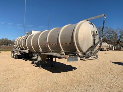 Etnyre 67ft Eight Axle Chemical / Acid Tank Trailer - Air Ride