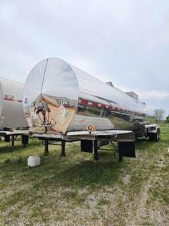 Polar 43ft Tandem Axle Chemical / Acid Tank Trailer - Air Ride