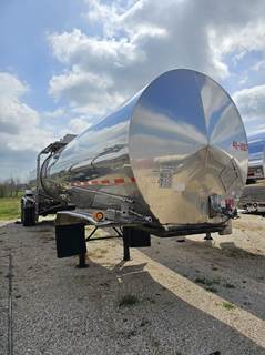 Polar Tandem Axle Chemical / Acid Tank Trailer - Spring