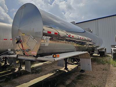 Polar 43ft Tandem Axle Chemical / Acid Tank Trailer - Air Ride