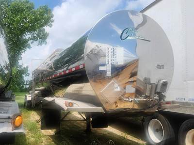 Polar Stainless Steel Chemical / Acid Tank Trailer - Air Ride