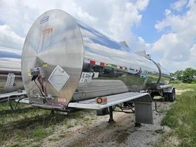 Polar 43ft Tandem Axle Chemical / Acid Tank Trailer - Air Ride