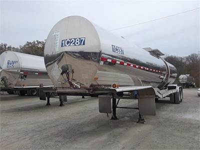 TSC 40ft Stainless Steel Chemical / Acid Tank Trailer - Air Ride