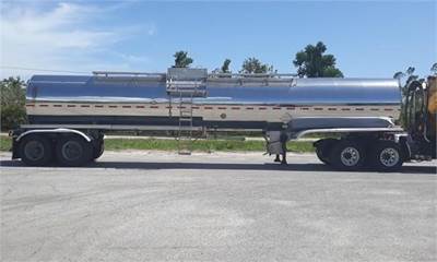 Trailmaster Chemical / Acid Tank Trailer - Spring