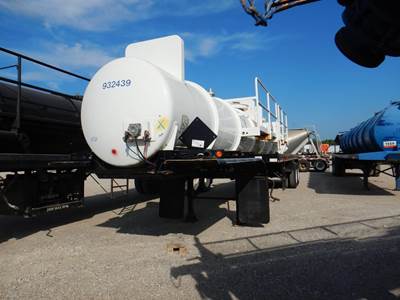 Troxell 2 COMP / 4000 GAL FRP LINED Chemical / Acid Tank Trailer