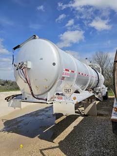 Heil 44ft Tandem Axle Crude Oil Tank Trailer - Air Ride