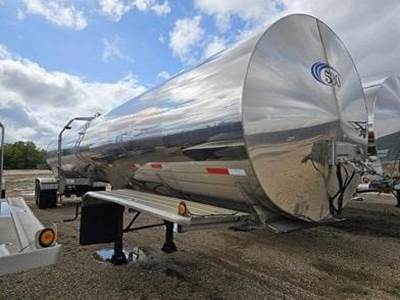 Beall Tandem Axle Food Grade Tanker Trailer - Spring
