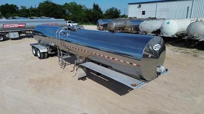 PAUL MUELLER COMPANY Tandem Axle Stainless Steel Food Grade Tanker Trailer - Air Ride, Fixed Axle
