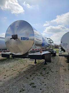 Walker 44ft Tandem Axle Food Grade Tanker Trailer - Air Ride