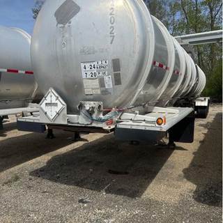 Brenner 9000 GAL FUEL TANKERS - JET FUEL / DIESEL Fuel Tanker Trailer