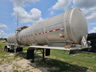 Brenner 9000 GAL FUEL TANKERS WITH PUMP - JET FUEL / DIESE Fuel Tanker Trailer