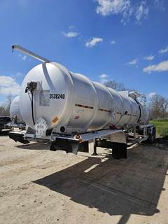 Etnyre 68ft Tandem Axle Fuel Tanker Trailer - Air Ride