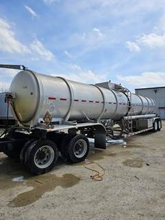 Heil 44ft Tandem Axle Fuel Tanker Trailer - Air Ride