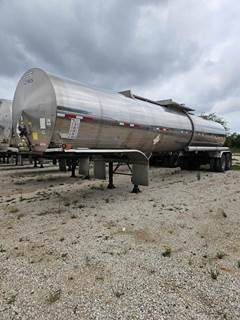 Polar 43ft Tandem Axle Fuel Tanker Trailer - Spring