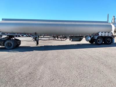 Polar Tandem Axle Fuel Tanker Trailer - Air Ride