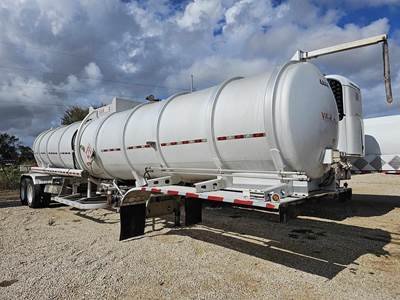Vantage 8400 GALLON TANKER - DIESEL WITH SKULLY & PUMP Fuel Tanker Trailer