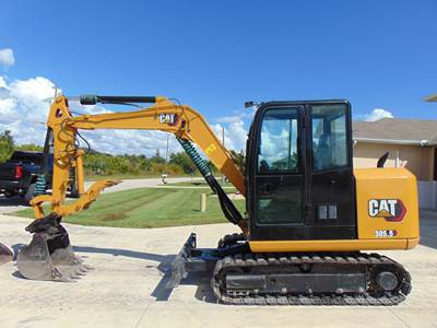 2023 CAT 305.5-E2 ENCLOSED A/C - HEAT CAB EXCAVATOR W/ HYDRAULIC THUMB - RUBBER PAD STEEL TRACKS - ONLY 883 HOURS