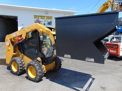 2026 KC 2 YARD FORKLIFT / SKID STEER AND FORKLIFT DUMPSTER HOPPERS  ALL YEARS UNIVERSAL - TRASK REMOVAL BINS - QUICK ATTACH