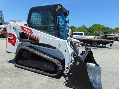 2017 BOBCAT T450 TURBO 2 SPEED "A/C CAB" - BRAND NEW TRACKS - PWR COUPLER - JOYSTICK CONTROLS - KEYLESS SECURITY - NEW COMBO BUCKET - ONLY 1,534 HOURS