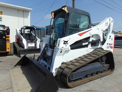 2020 BOBCAT T770 TURBO - JOYSTICK CONTROLS - HEAT AND A/C - STEREO - HEAVY COOLING PKG - ONLY 2,000 HOURS
