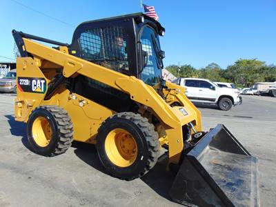 2018 CAT 272D2 TURBO "BIG 98 HP" 2 SPEED - COMFORT CAB - CAMERA - HEAT AND AC - HEATED AIR RIDE SEAT - 1,744 HOURS - NEW TIRES