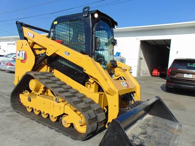 2015 CAT 289D TURBO 2 SPEED - PRE EMISSIONS DIESEL - SUPER LOADED - HEAT - AC - JOYSTICKS - AIR RIDE - BRAND NEW TRACKS - 1,900 HOURS