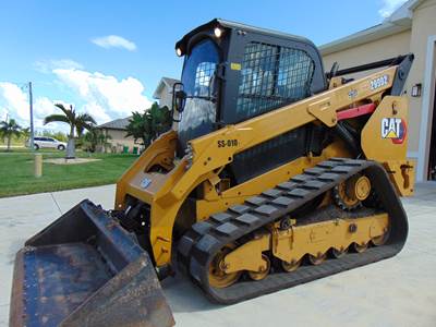 2019 CAT 299D2 "XPS HIGH FLOW" ENCLOSED AC - HEATED COMFORT CAB - PWR COUPLER - STEREO - CAMERA - HEATED AIR RIDE SEAT - ONLY 1,774 HOURS