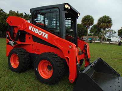 2017 KUBOTA SSV-75 "HIGH FLOW" ENCLOSED A/C & HEATED CAB - POWER COUPLER - NEW TIRES - 100% EVERYTHING - STEREO - LOADED