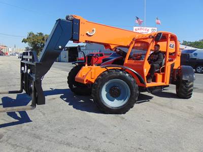 2006 JLG / LULL 944E-42 TELEHANDLER W/ SUPER FORKS & CARRIAGE - SLIDING FRAME FOR 6' OF ADDITIONAL REACH - CUMMINS TURBO DIESEL - LOW HOURS