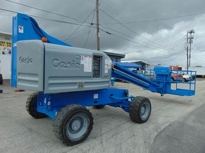 2014 GENIE S-40 TELECOPIC BOOM LIFT - 46' WORKING HEIGHT - DIESEL 4X4 - ON BOARD GENERATOR "SKY-POWER" - FOAM FILLED TIRES