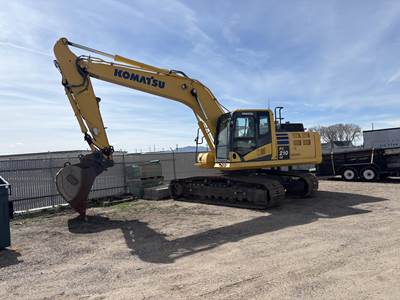 Komatsu PC210LC-11 Excavator