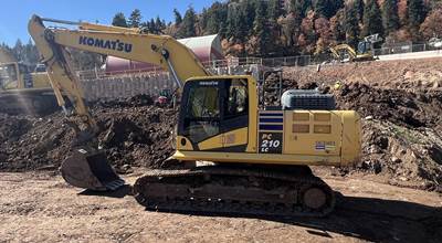 Komatsu PC210LC-11 Excavator