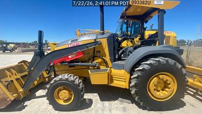John Deere 210 P-TIER Skip Loader