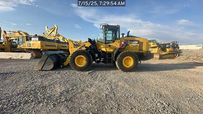 Komatsu WA320-8 Wheel Loader