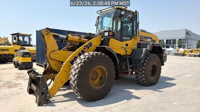 Komatsu WA320-8 Wheel Loader