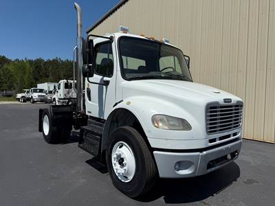 2011 Freightliner M2 106 Day Cab Truck