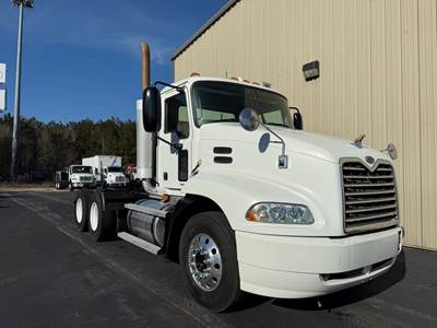 2007 Mack Vision CXN613 Day Cab Truck