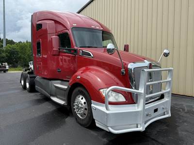 2015 Kenworth T680 Sleeper Semi Truck