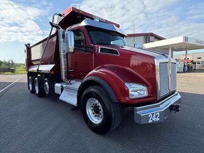 2023 Kenworth T880 Dump Truck