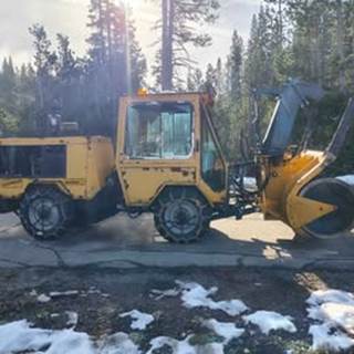 Trackless MT5 Snow Removal Equipment